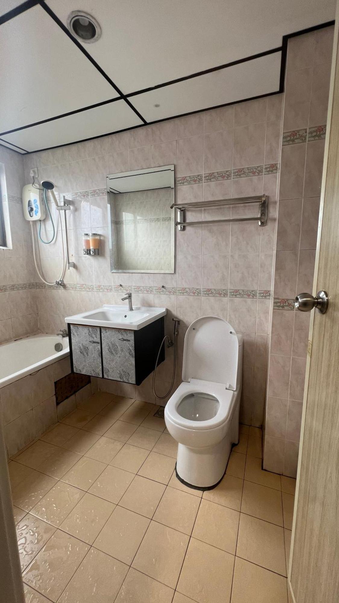Apartment D'savoy @ Famosa,